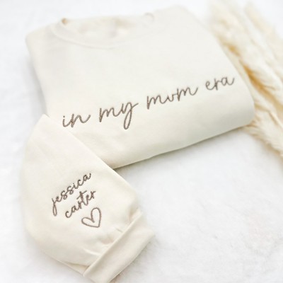 Personalised Embroidered Mum Sweatshirt with Kid Names Mother's Day Gift